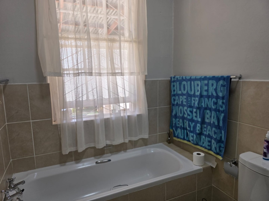  Bedroom Property for Sale in West Bank Western Cape